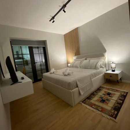 Lucas Downtown Tirana Exterior foto